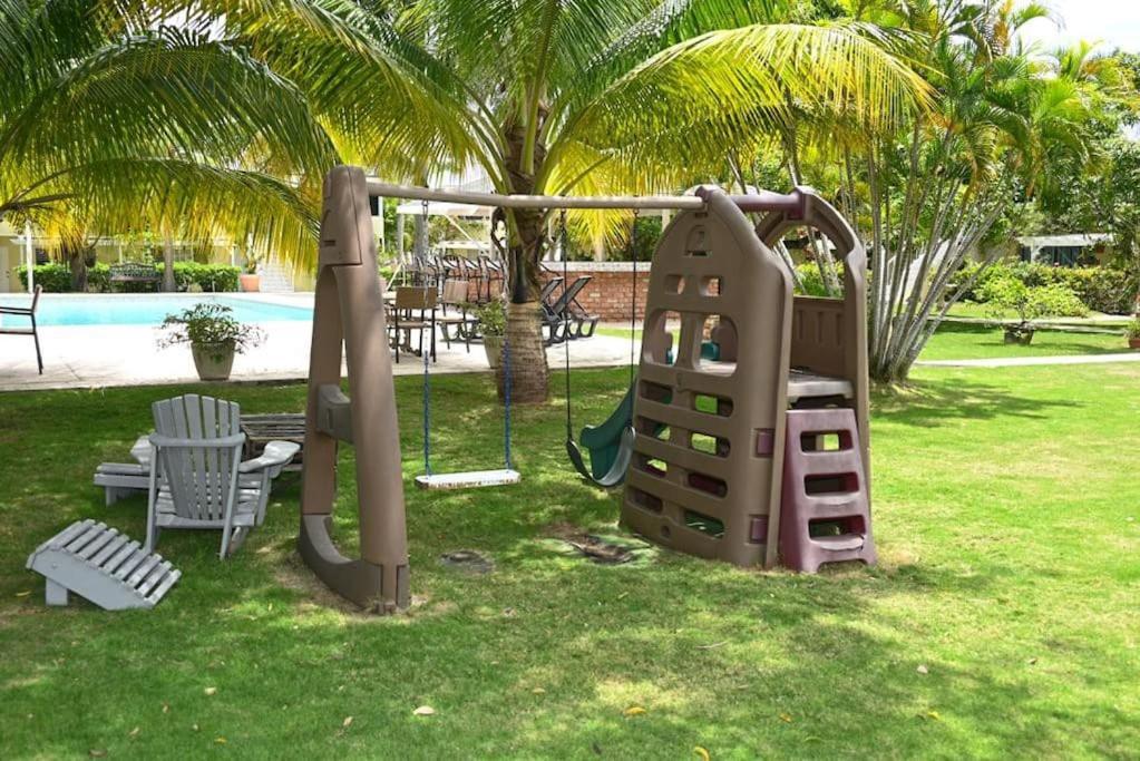 D'Escape At Seawind On The Bay Lägenhet Montego Bay Exteriör bild